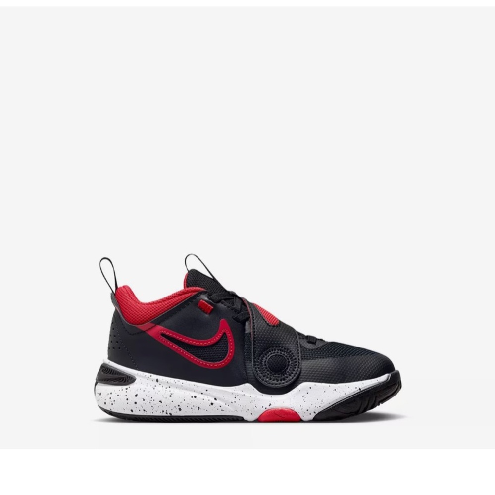 Nike Team Hustle D 11 Basketball Sneaker